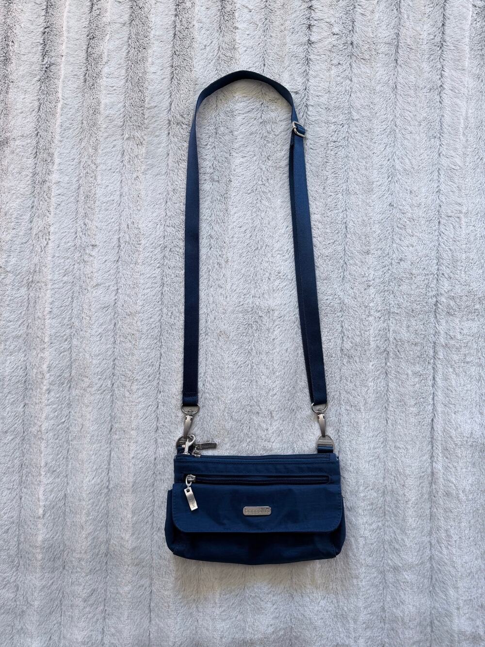 Baggallini Highrise Crossbody Bag Navy Blue Nylon Organizer With Pouch